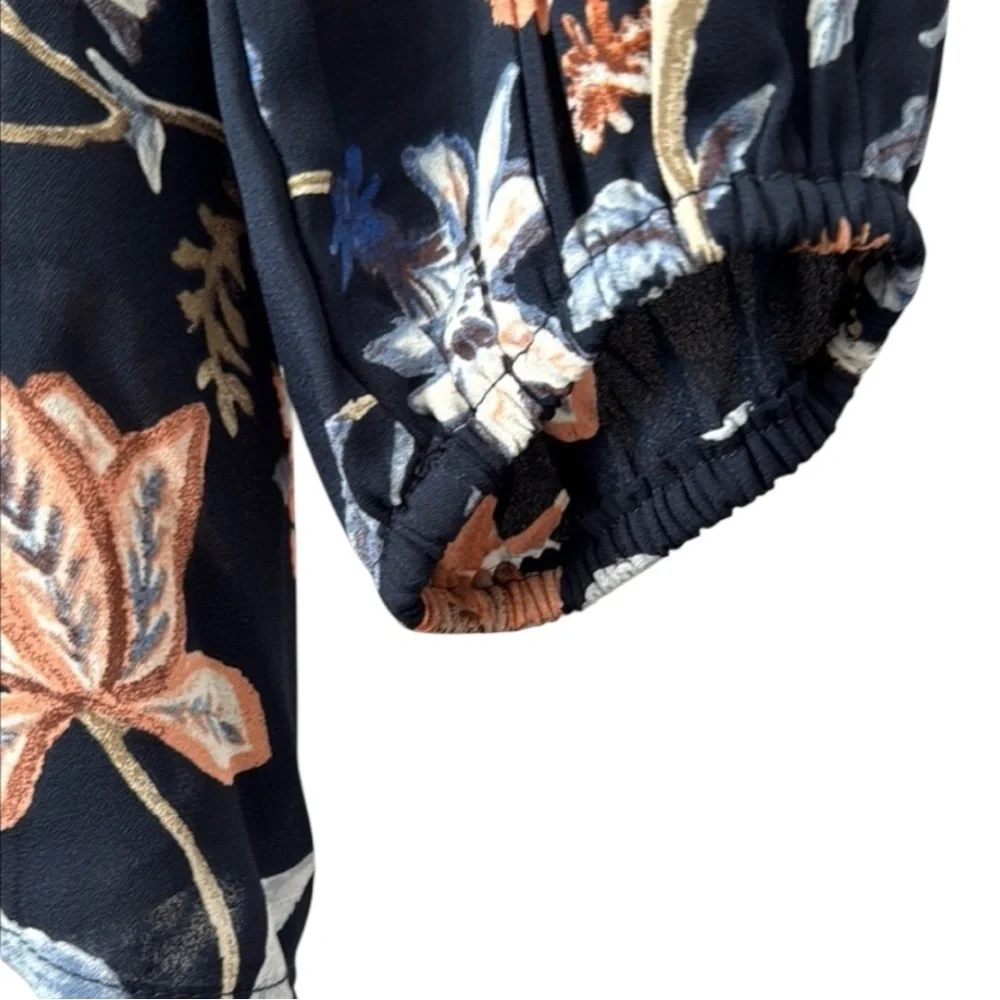 CeCe Floral navy Blouse brand new small MSRP69.00 - Picture 3 of 7